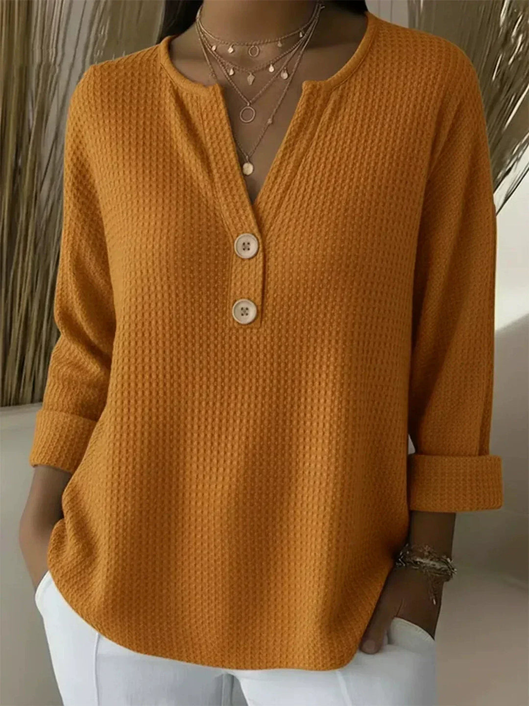 Lucía | T-shirt Henley texturé avec boutons